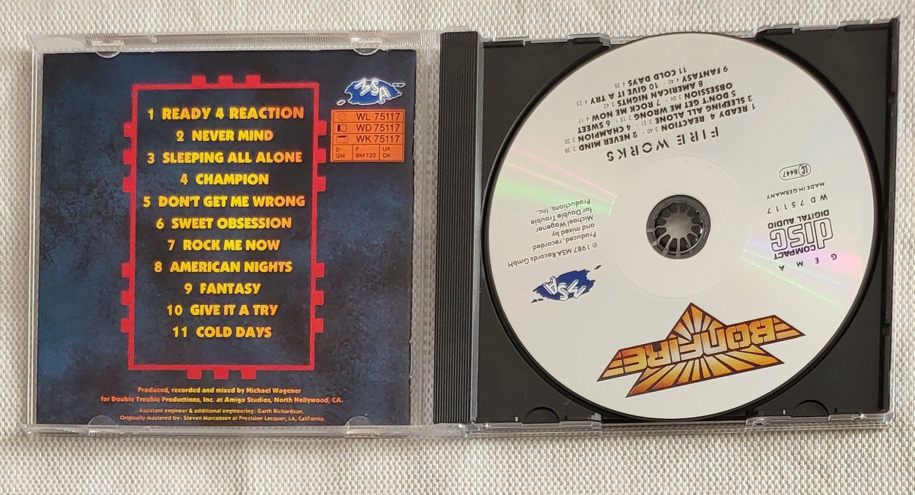 CD: Bonfire - Fire works – Usato da Villars-sur-glane venduto da Epsilonhike 2