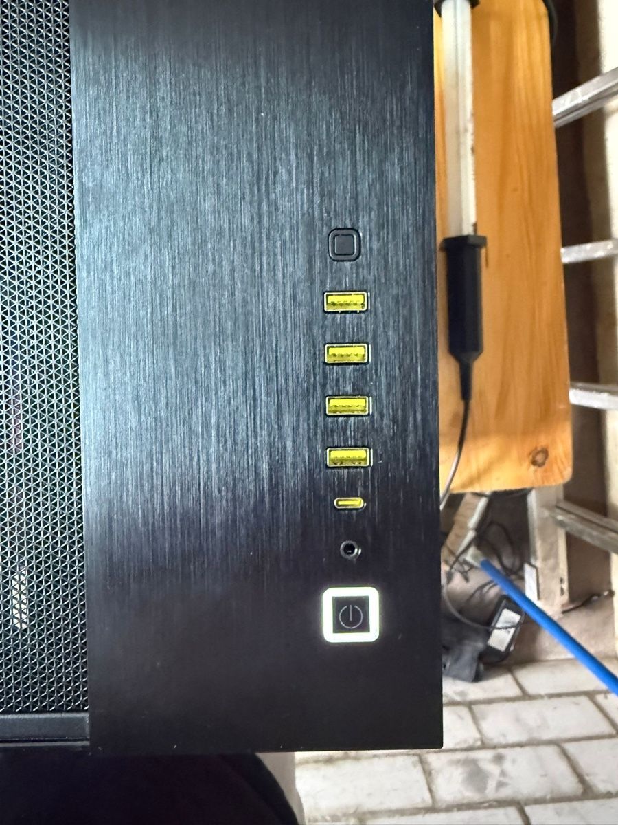 PC: Gaming PC Garantie – Nuovo (secondo la descrizione) da Gossau SG venduto da crno_mece 1