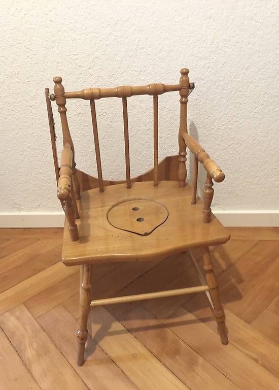 Tavoli: Antiker Kindersitz mit Klapptisch – Usato da Lachen SZ venduto da honeybee67 1