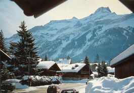 LES DIABLERETS Ansicht mit Auto