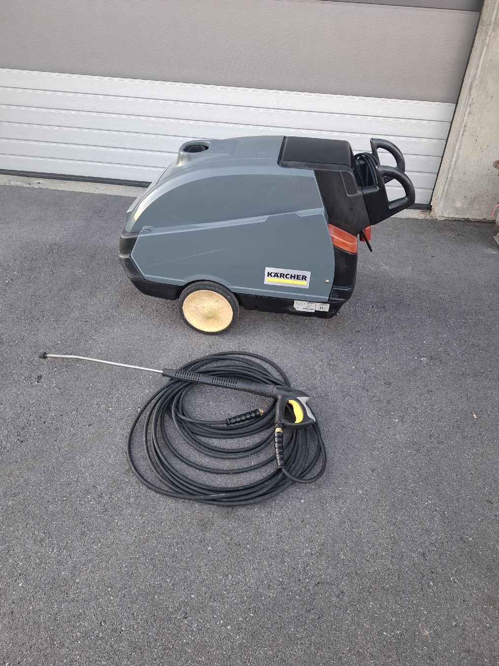 Kärcher Hochdruckreiniger: KÄRCHER HDS 850-4M PROFESSIONAL  – Gebraucht aus Emmenbrücke von dsn15