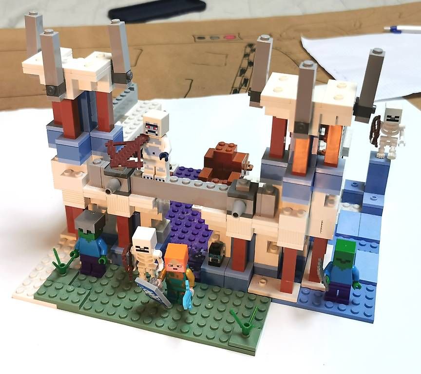 Lego Baukästen: Lego Minecraft 21186 – Gebraucht aus Golino von emi_6l62 3