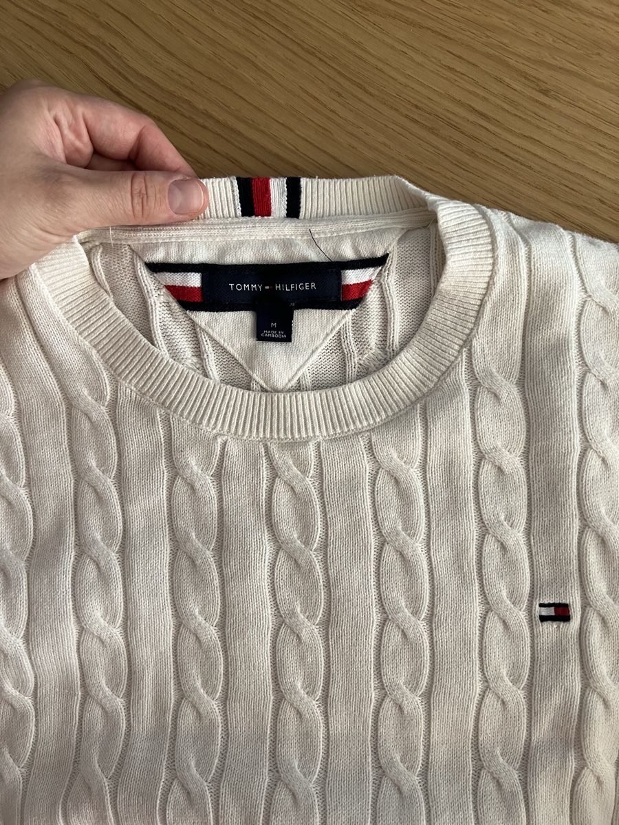 Tommy Hilfiger Pulls & Sweat-shirts: Pullover Tommy Hilfiger weiss, Grösse M – D'occasion à Luzern par maisonnoir 1