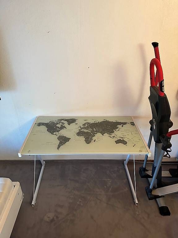 Tables: Glastisch – D'occasion à Wollerau par nikeyyty 2
