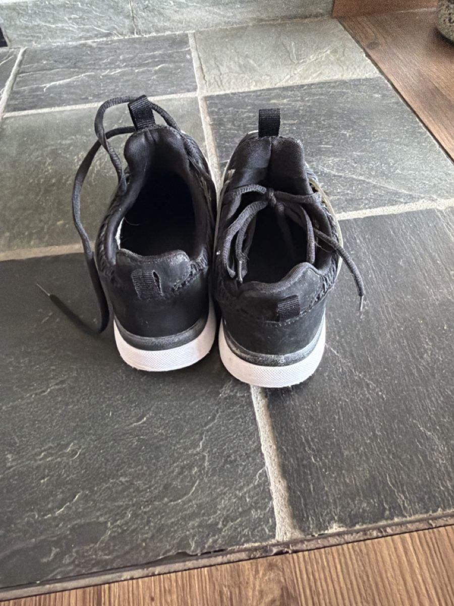 Scarpe per ragazze: Turnschuhe schwarz Grösse 36 gebraucht  – Usato da Opfershofen TG venduto da dan_nxk8 2