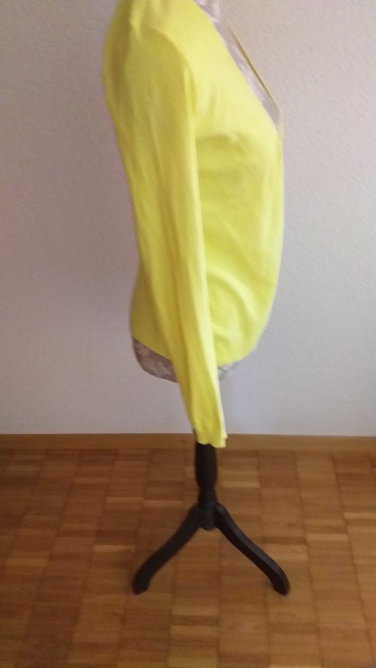 Jacken: Strickjacke  – Gebraucht aus Wünnewil von 04Blume 3