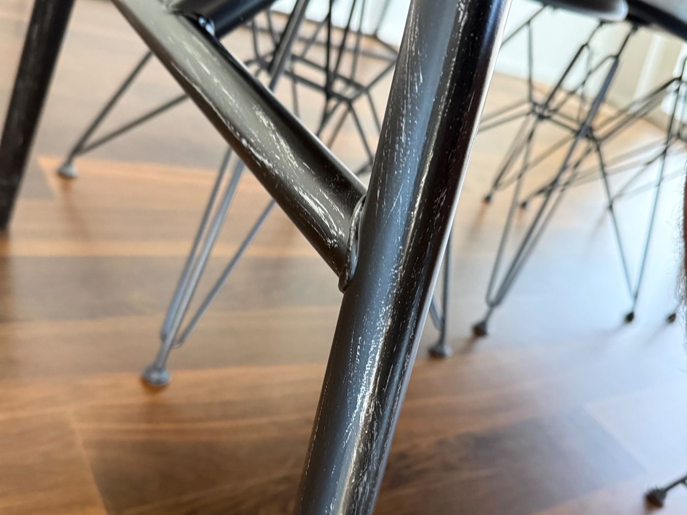 Interio Tavoli: Esstisch Sumpfeiche mit Metallgestell – Usato da Winterthur venduto da bk93 3