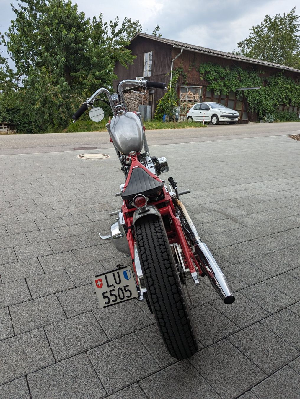 Harley-Davidson Chopper: Harley-Davidson FXST Softail Oldschool Longfork Chopper – Usato da Mauensee venduto da Nd0 5
