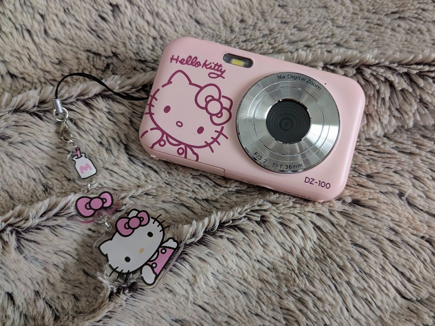 Yashica Appareil photo: Hello Kitty Yashica Camera – Neuf (Voir description) à Porrentruy par jujumlfr 1