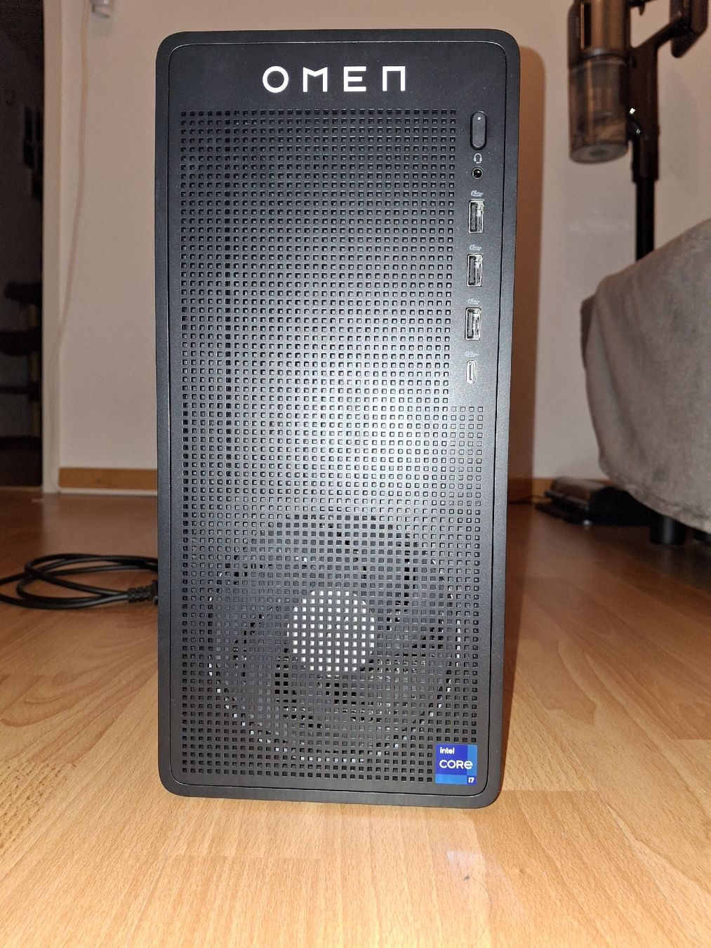 PC: Omen 16L Gaming Desktop  – Usato da Flawil venduto da dodgegirl87 1