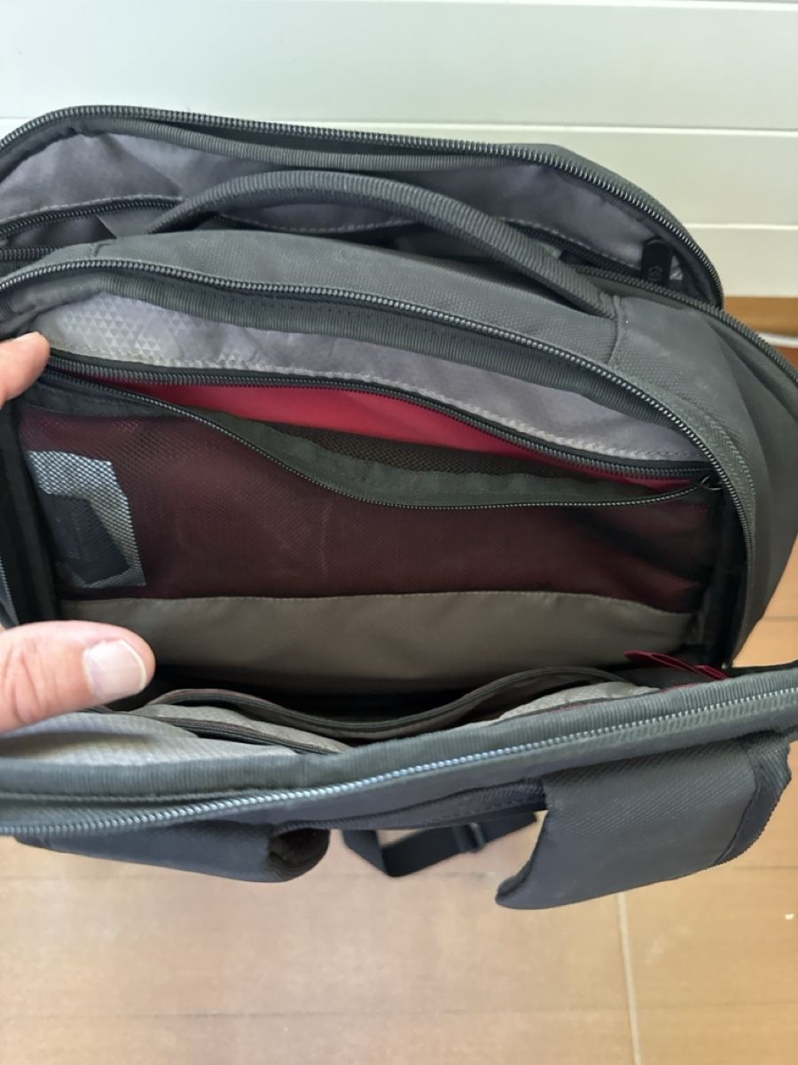 Victorinox Zaini: Victorinox Backpack Rucksack Schwarz Gepolsterte Fächer – Usato da Dättwil AG venduto da mabo61 2