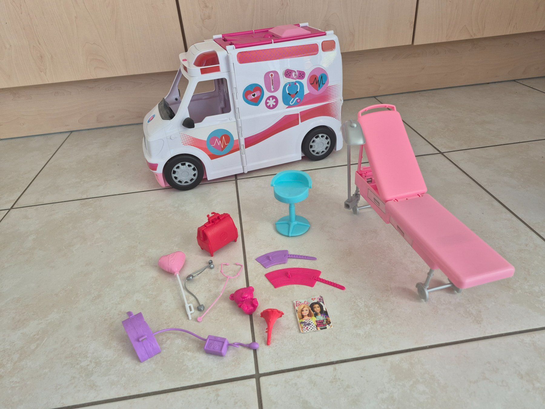 Giocattoli: Barbie Krankenwagen – Usato da Lengnau AG venduto da Mefari 1