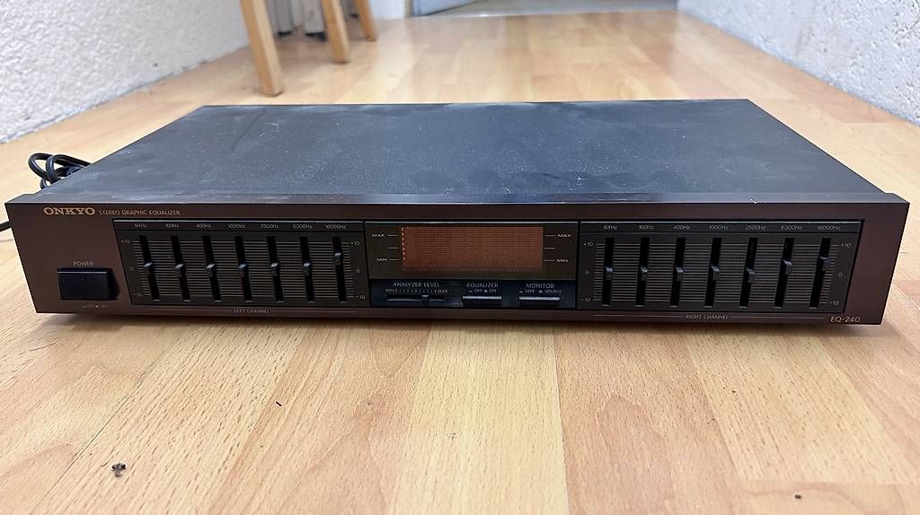 Onkyo Equalizzatori: Onkyo Stereo Graphic Equalizer EQ-240 – Usato da Heerbrugg venduto da Mediabox