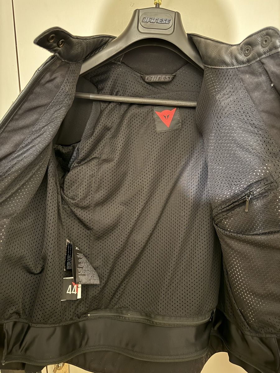 Giacche: Vendo giacca moto Dainese – Nuovo (secondo la descrizione) da Davesco-Soragno venduto da lar_n5p8 1