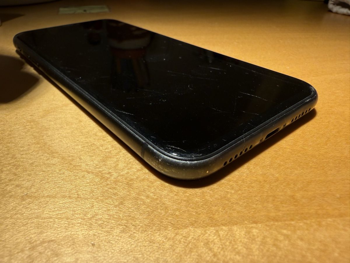 Apple Portables: iPhone 11 64GB Schwarz – D'occasion à Luzern par betzgi02 8