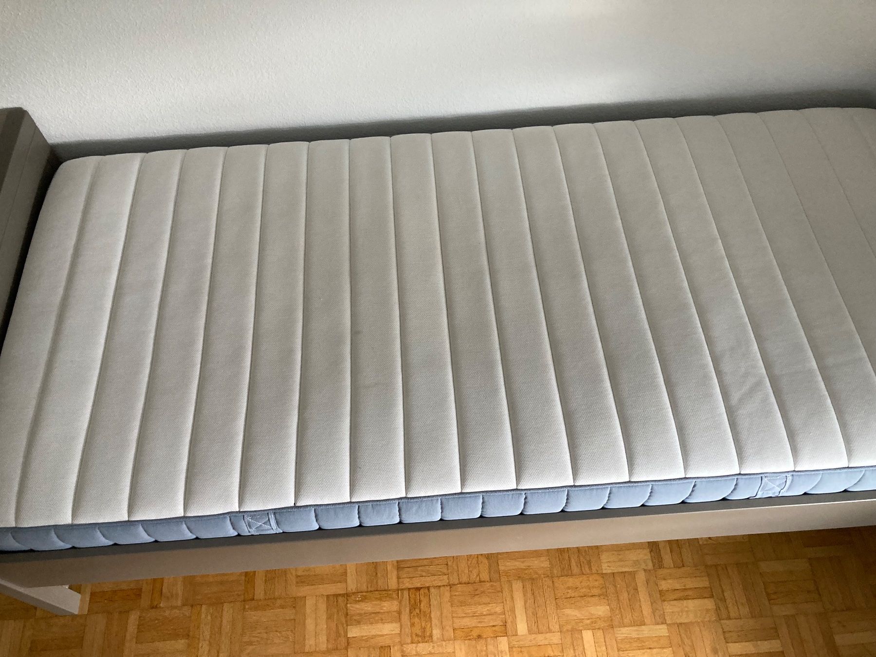 Betten: Bed one person + drawer 1 person – Gebraucht aus Au ZH von tby_t5kj 1