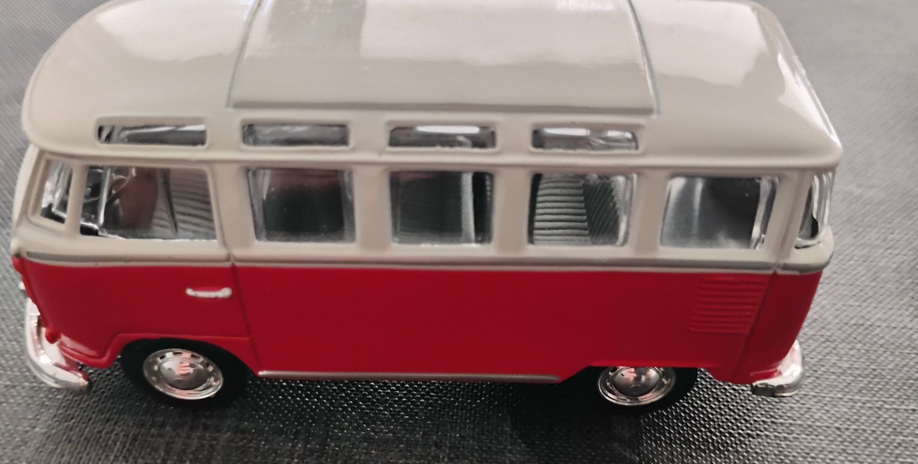 Volkswagen Modellautos: VW Bus Samba Massstab 1/40 – Gebraucht aus Bremgarten b. Bern von gutzi63