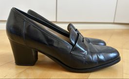 Liz Claiborne Black Leather Shoes, size US 9.5 (EU 40.5-41)