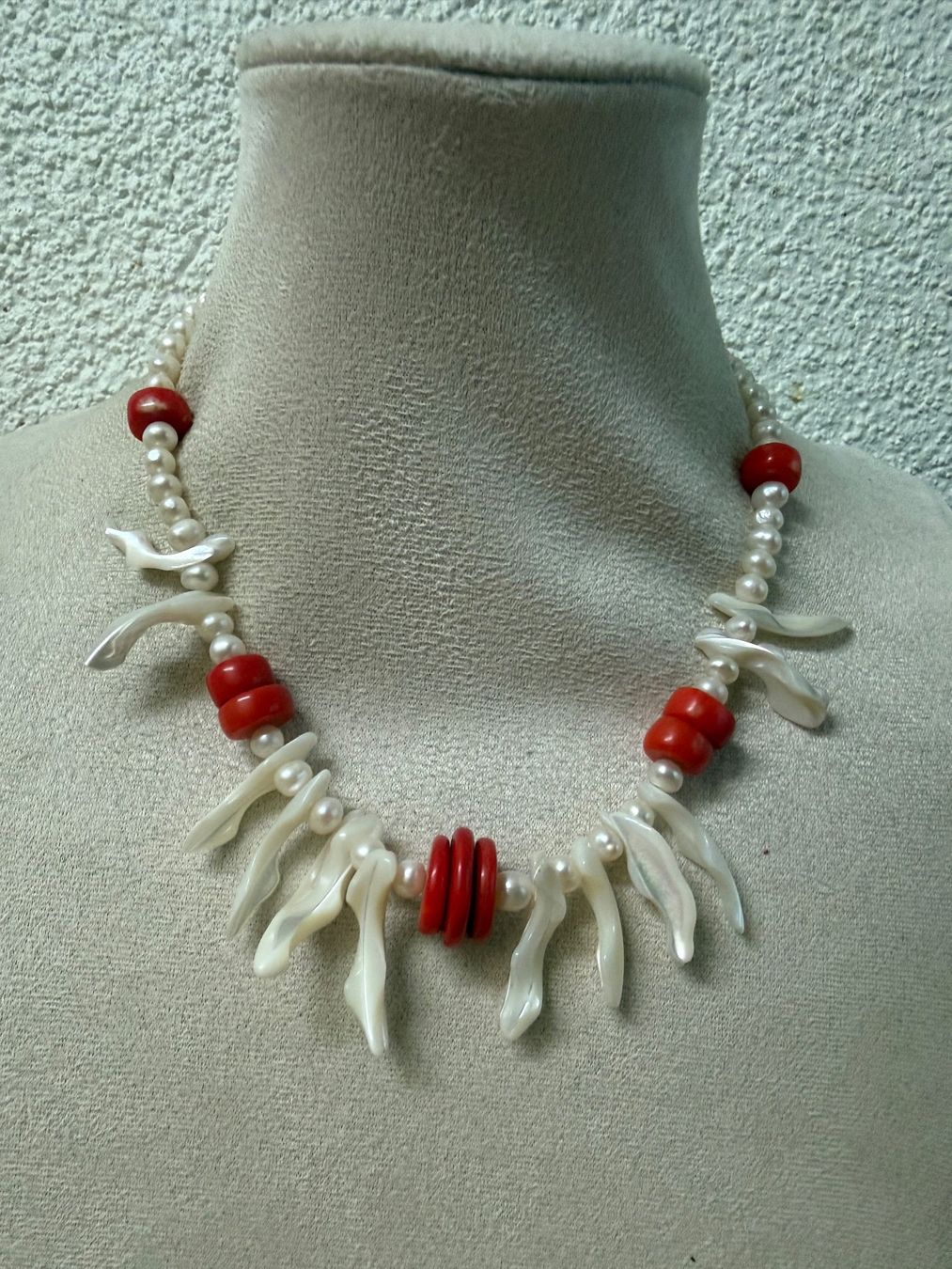 Catenine: Echte Perlen Kette mit Korallen – Usato da Spiegel b. Bern venduto da Rogger72