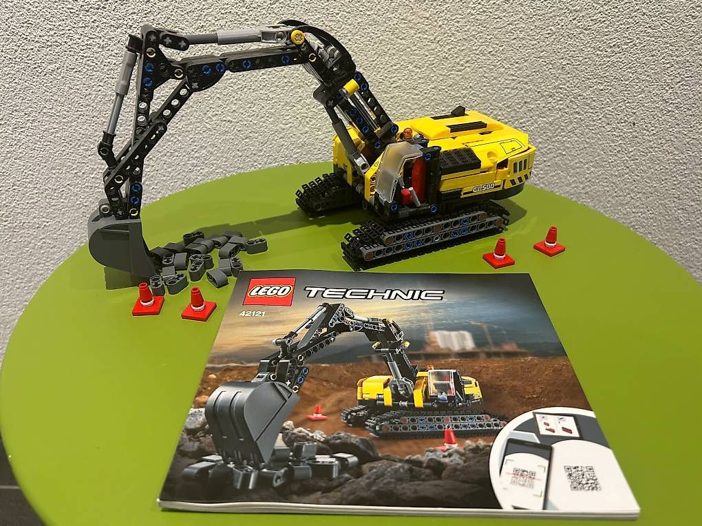 Lego Spielzeuge: LEGO Technic 42121 - Hydraulikbagger 2 in 1 – Gebraucht aus Hildisrieden von Albi35