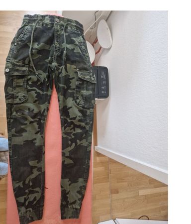 3 Stuck Cargohose  Camouflage Schwarz & Olivengrün neuwertig