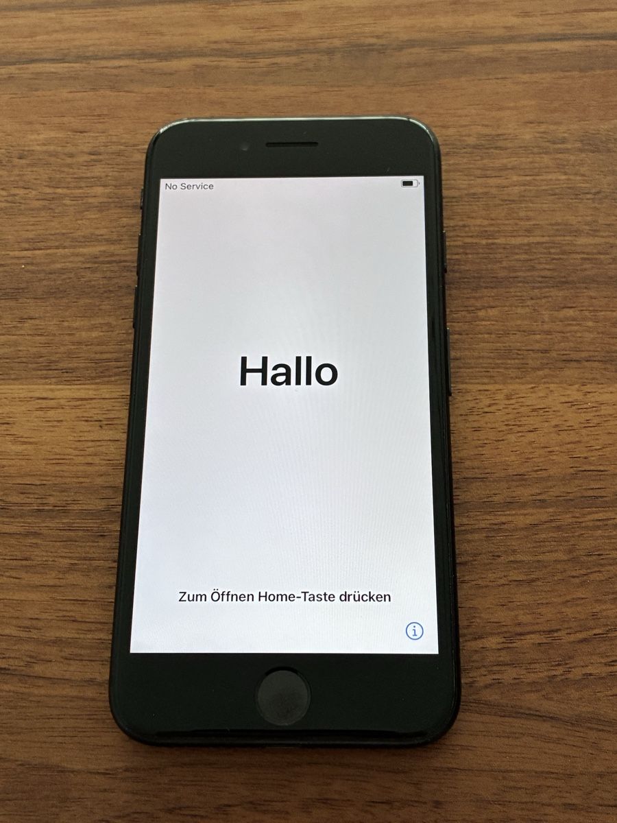 Apple Telefoni cellulari / Smartphones: iPhone 7 mit Schutzhülle und Ladekabel – Usato da Faellanden venduto da Graubal