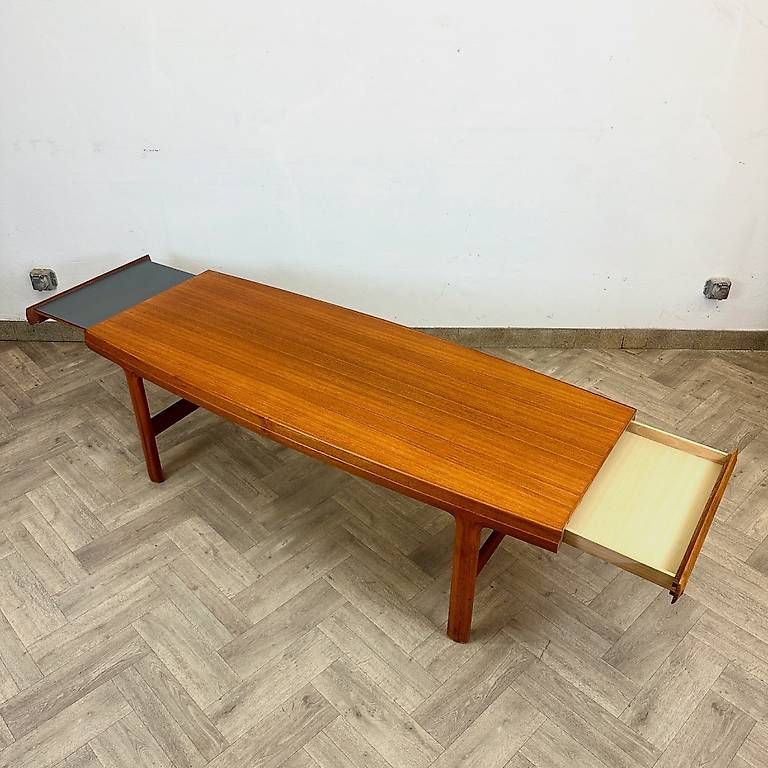 Tische: Mid Century dänischer teak couchtisch – Gebraucht aus basel von vintory.ch