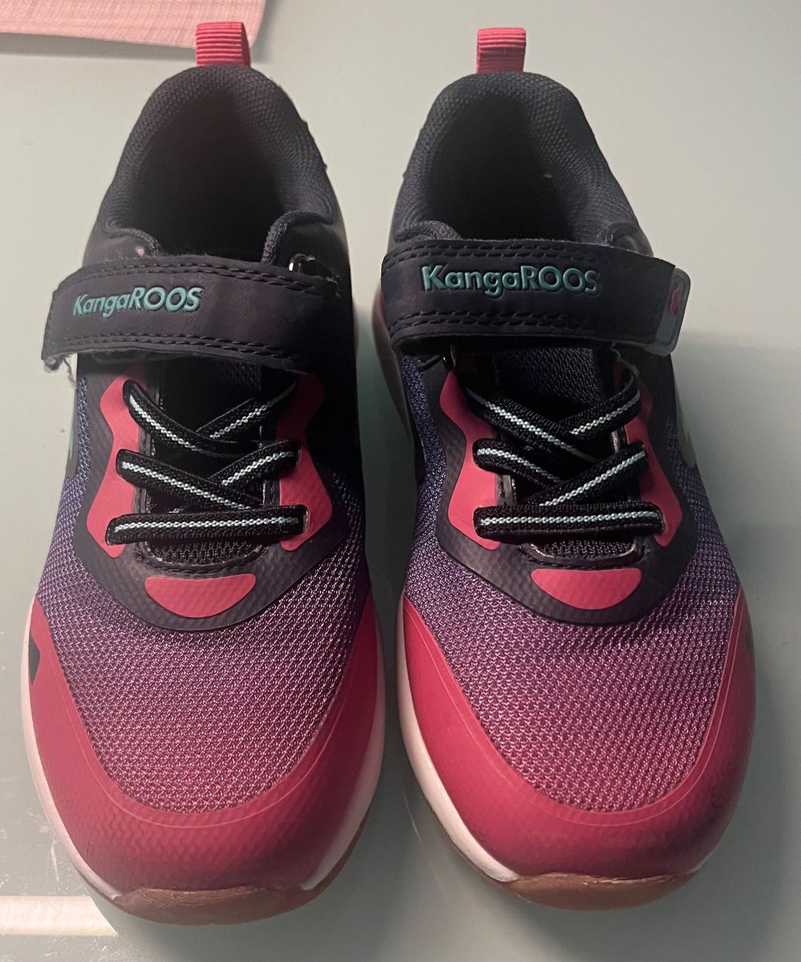 Chaussures filles: Hallen turnenschuhe – D'occasion à Aesch BL par girlisue