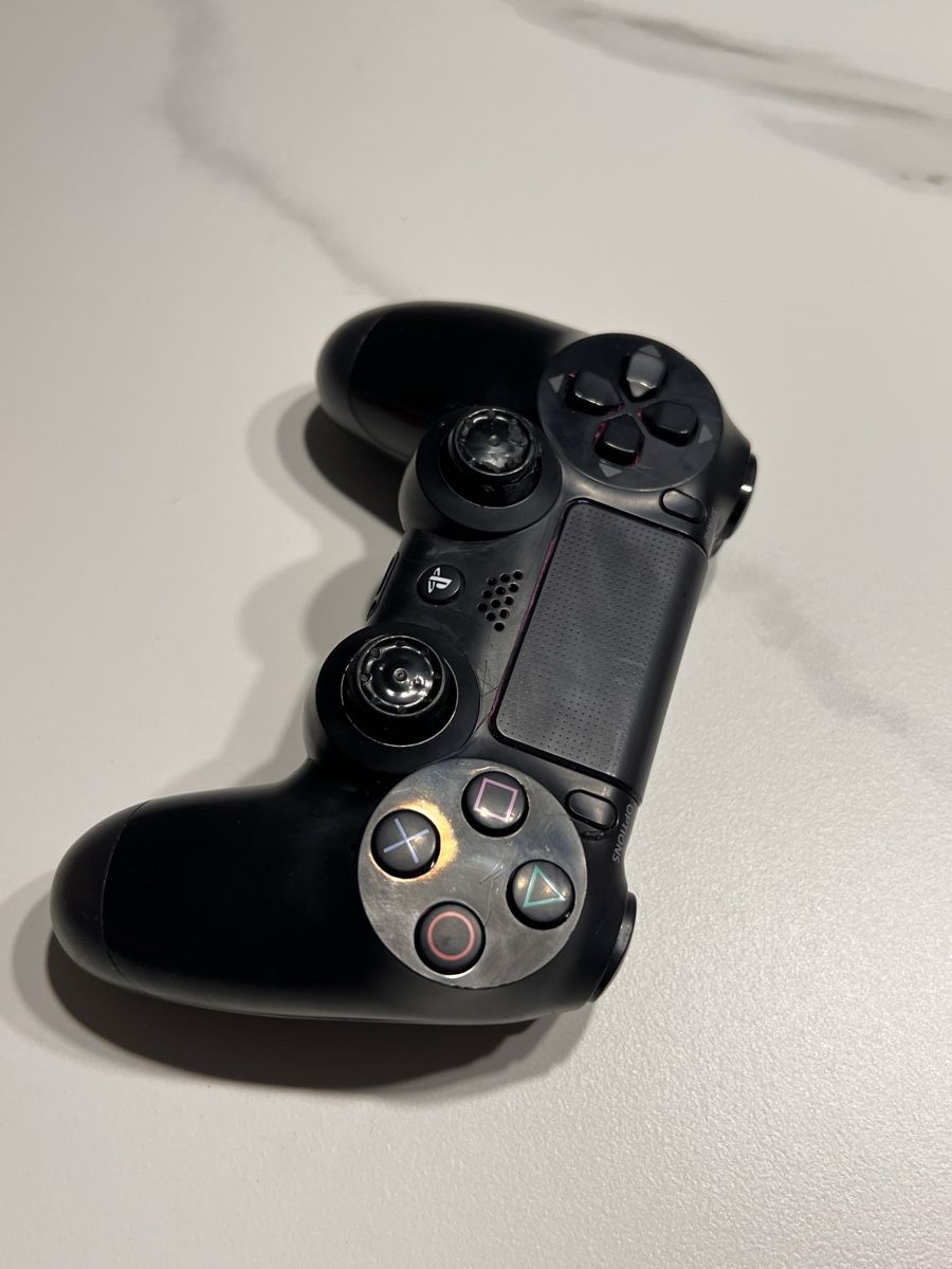 Sony Console: PS4 Controller Schwarz Dualshock 4 Wireless einwandfrei – Nuovo (secondo la descrizione) da Winterthur venduto da ChicMarkt 2