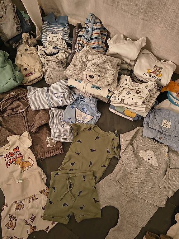 Lotti & Set di vestiti: Sehr grosses Kleiderpaket Grösse 62 – Usato da Näfels venduto da Carmii 2