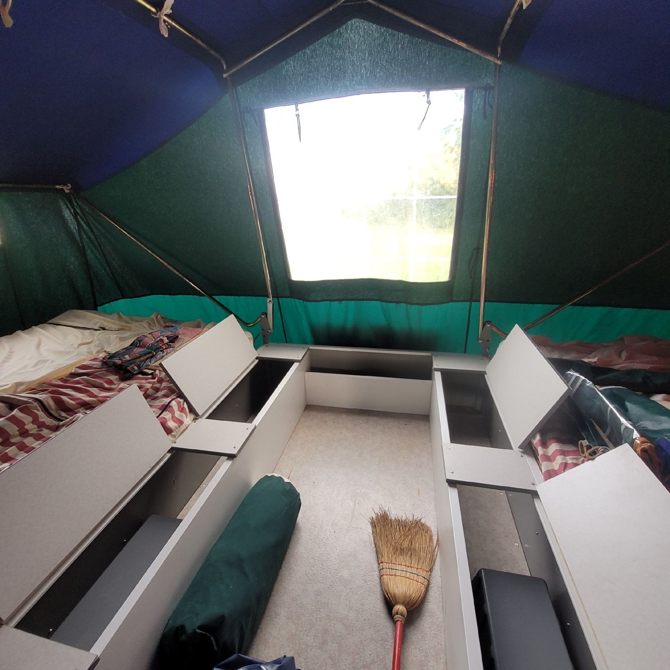 Camping Fahrzeuge: Zeltklappanhänger – Gebraucht aus Thun von Pino2018 2