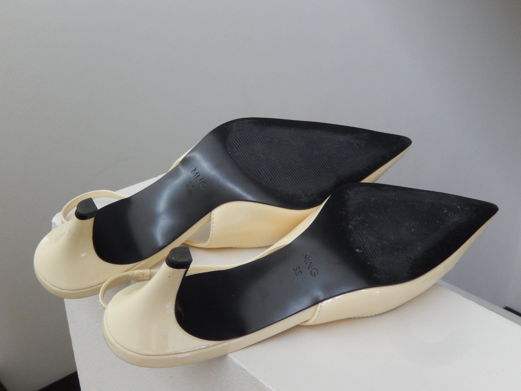 Mango Chaussures femmes: MNG Mango Slingbacks Gr. 36, pastellgelb – D'occasion à Tuggen par vivira 5