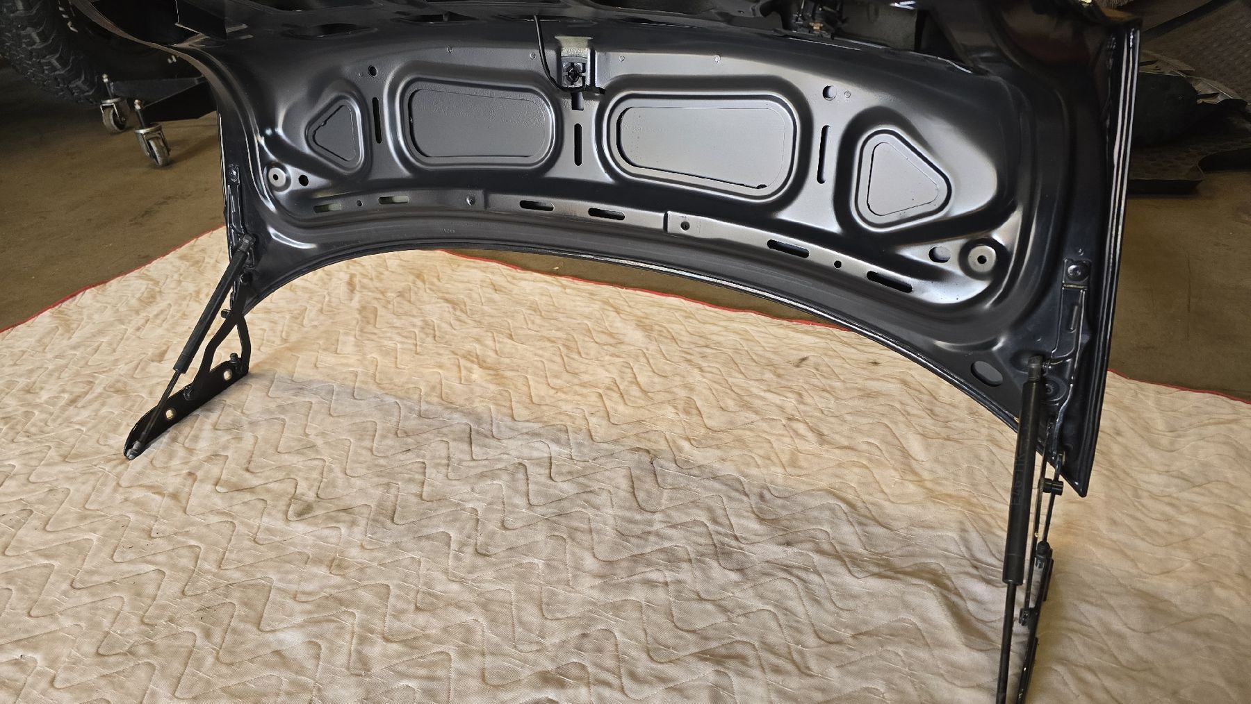 BMW Toutes les pièces auto: BMW e46 Heckdeckel Schwarz – D'occasion à Recherswil par E46_Cab 4