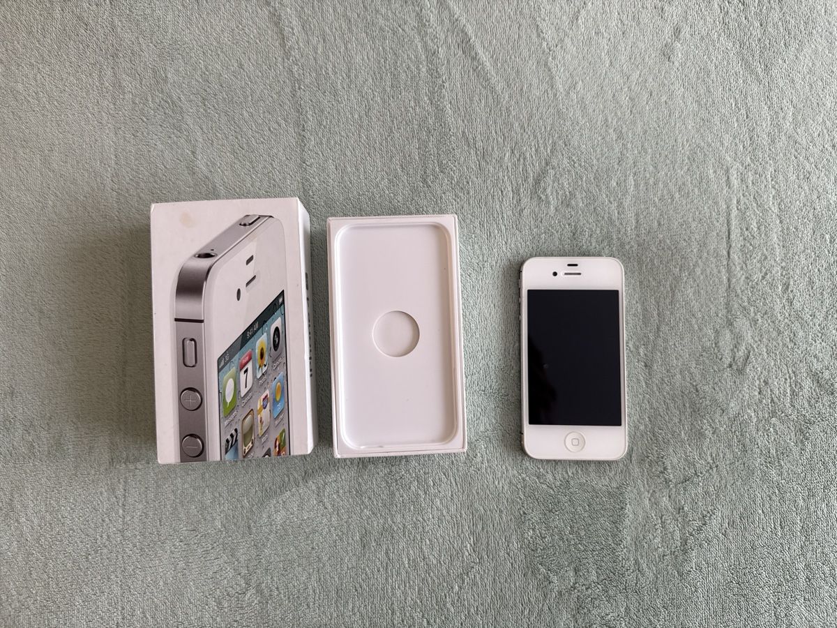 Apple Handys / Smartphones: iPhone 4s, 32 GB, weiss – Gebraucht aus Basel von wan_s7hd