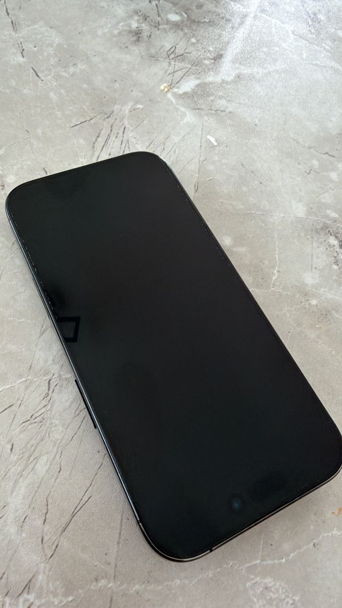 Apple Portables: Iphone 16 pro – Défectueux à Geroldswil par agi_6jyg 2