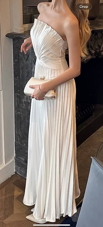 Vestiti: White dress  – Usato da Genève venduto da eka_c9sf 1