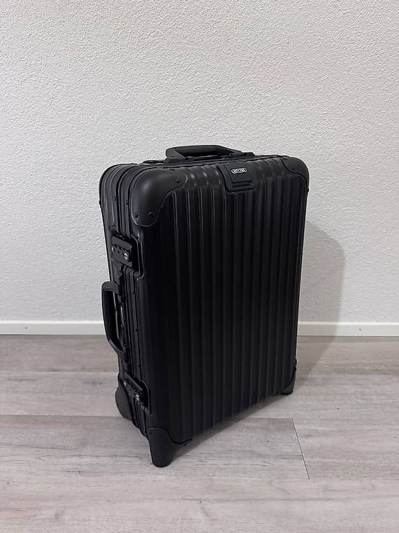 Rimowa Valigie: Rimowa Cabin Stealth Alu – Usato da Gais venduto da luk_2skm