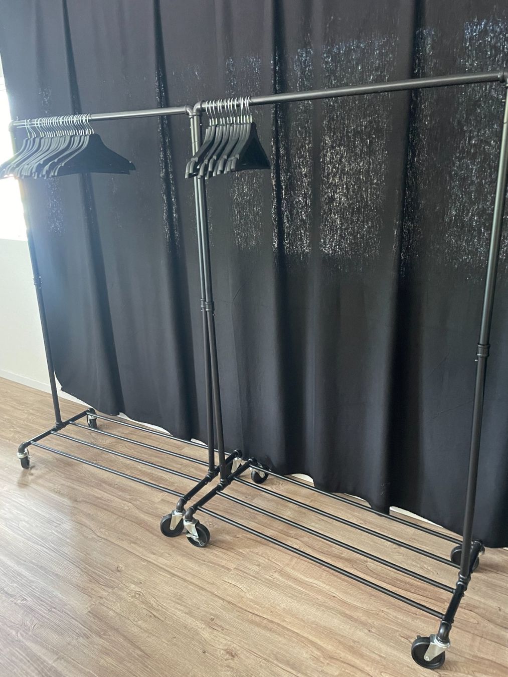 Guardaroba: Garderobe mit Bügel – Nuovo (secondo la descrizione) da Fislisbach venduto da inf_lcr9 1