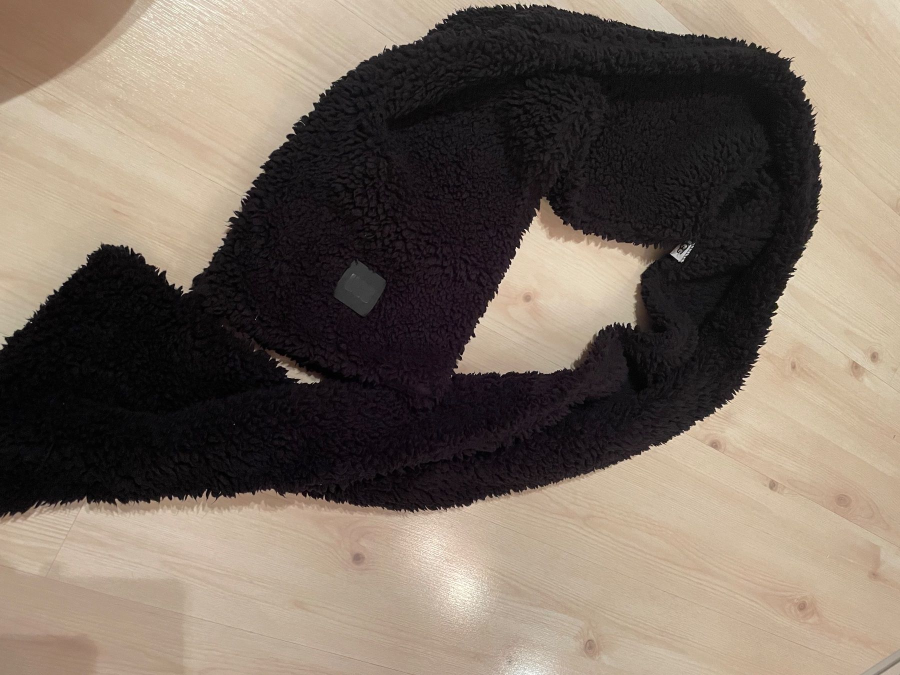 Foulards, Tücher & Schals: flauschiger UGG Schal – Gebraucht aus Rheineck von Princessaitaliana 1