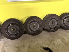 4x Reifen 215/65 R16 mit Stahlfelgen 7Jx16H2