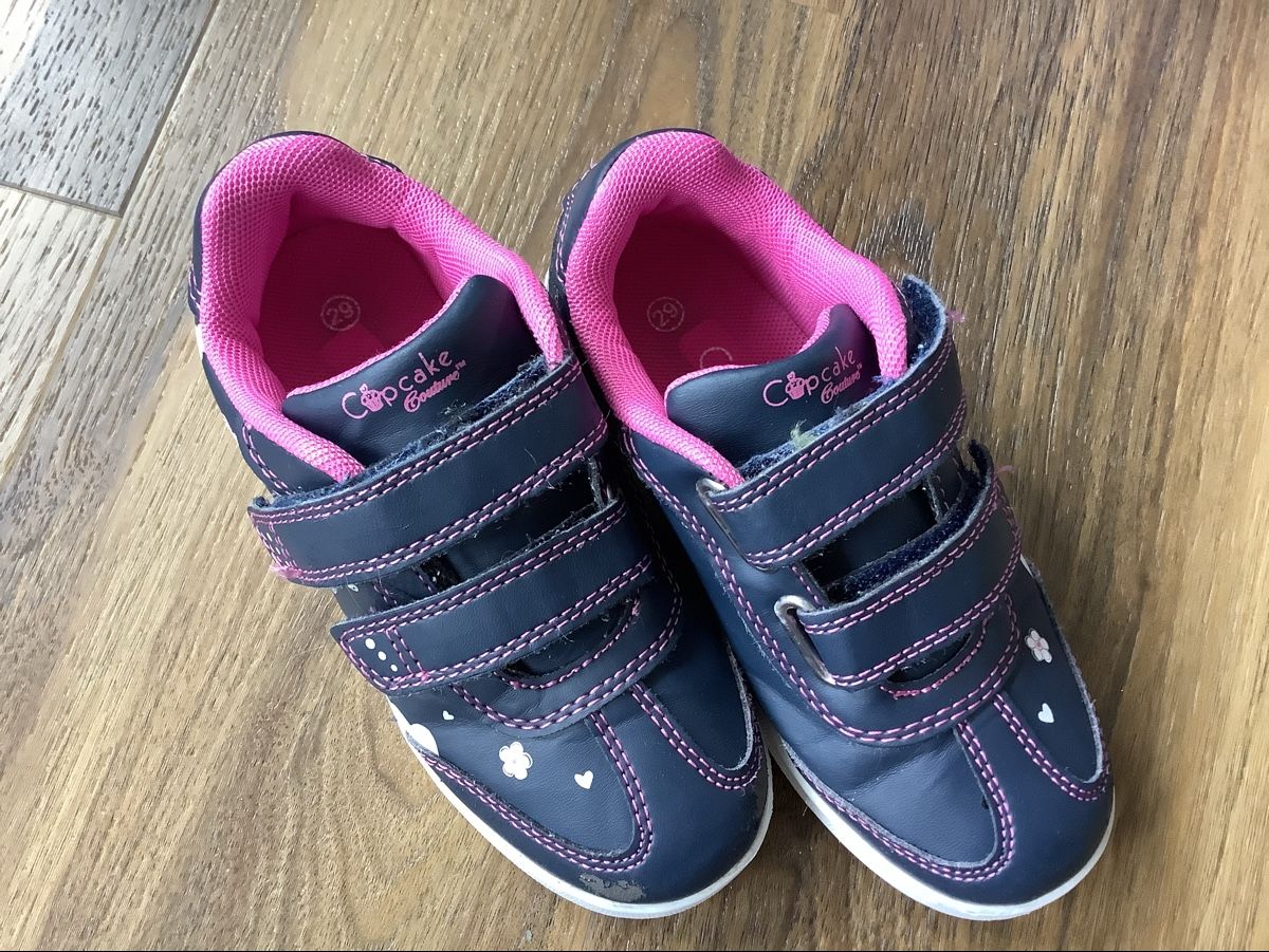 Scarpe per ragazze: Mädchen Schuhe Paket in der Grösse 29. – Usato da Walzenhausen venduto da Thomas0891