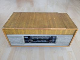 Antikes Radio Rekord-66 aus der UdSSR