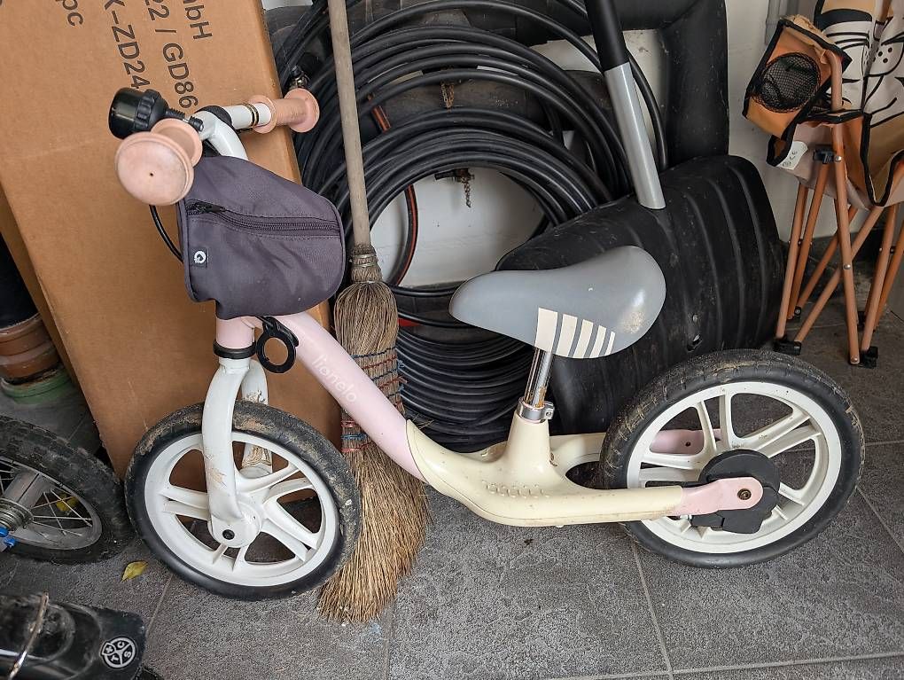 Véhicules pour enfants: Kleinkinder Laufrad – D'occasion à Sarmenstorf par meeka