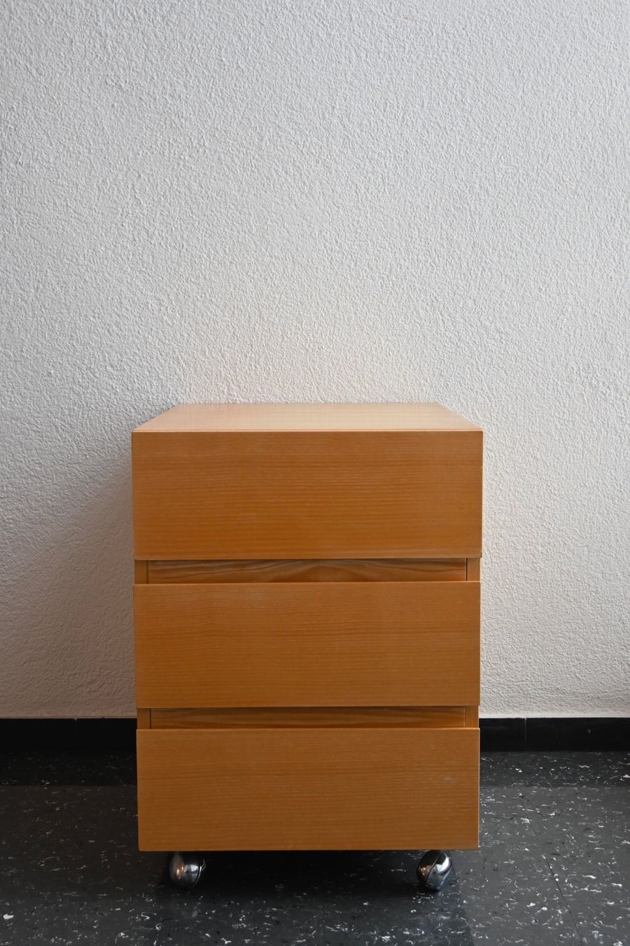 Banconi: Victoria Rollcontainer Holz 3 Schübe – Usato da Zürich venduto da starch.studio 1