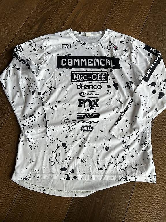 Leibchen & Hosen: Downhill Jersey Gr L – Gebraucht aus steffisburg von ste_g6dw 1