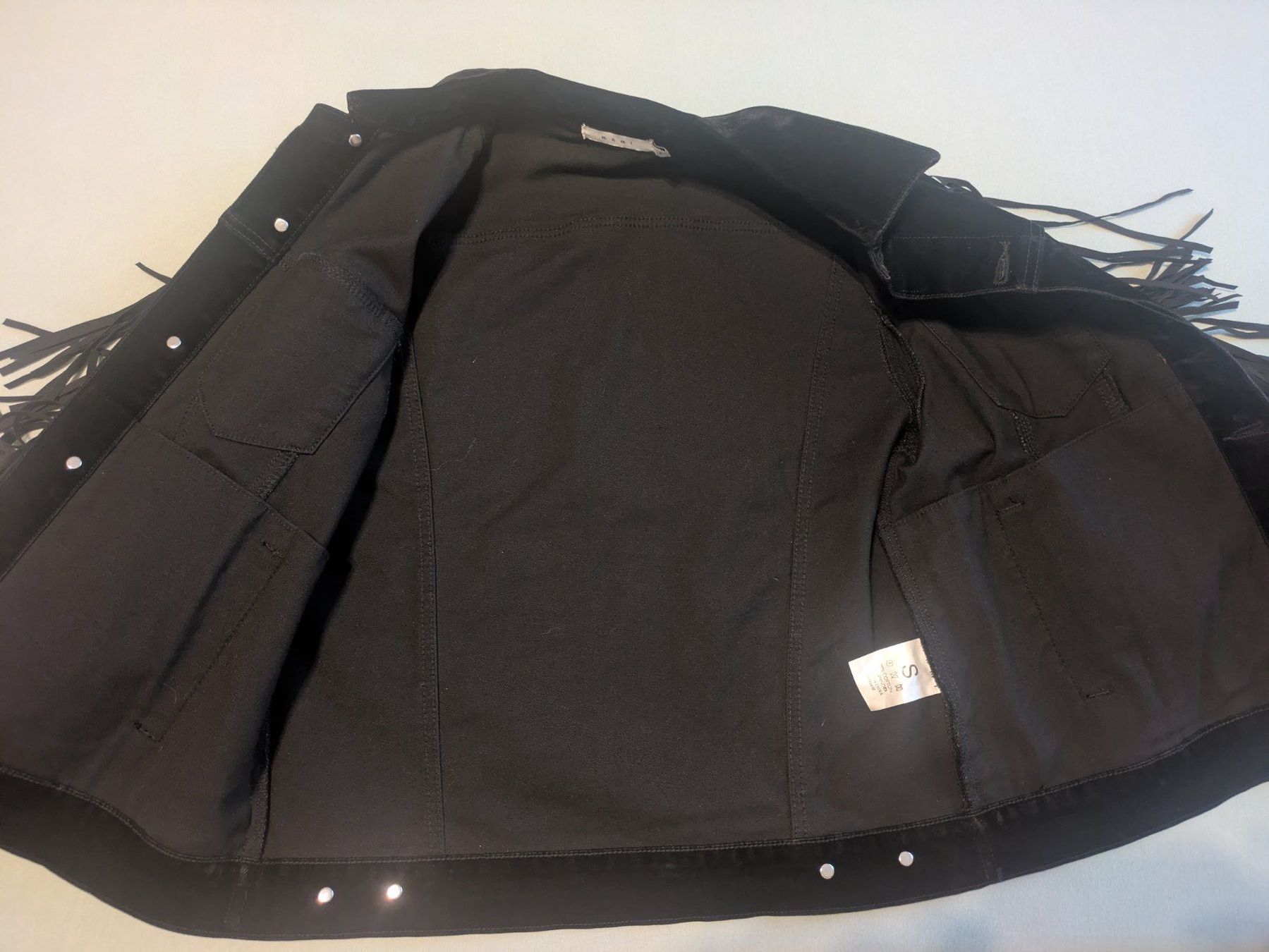 Giacche: Black Fringe Denim Jacket Size S – Usato da Losone venduto da AlpineLayer 2