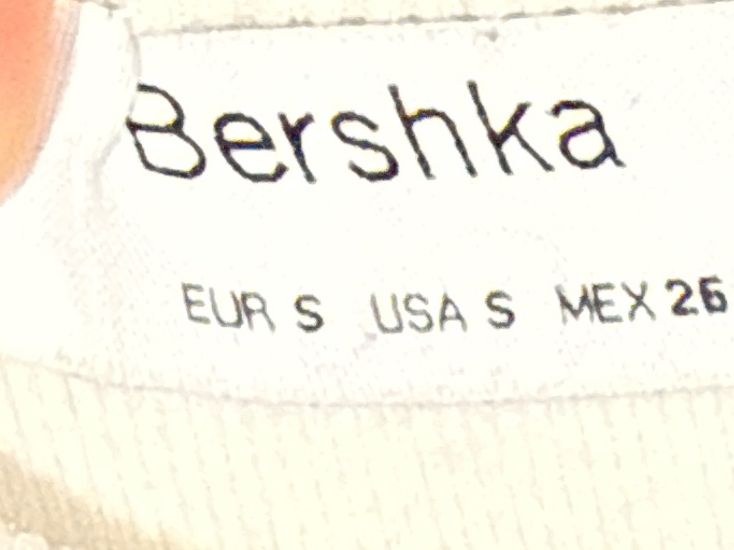 Bershka T-shirts: BERSHKA- Damen TSHIRT bauchfrei Gr. S – D'occasion à Amriswil par used2use 2