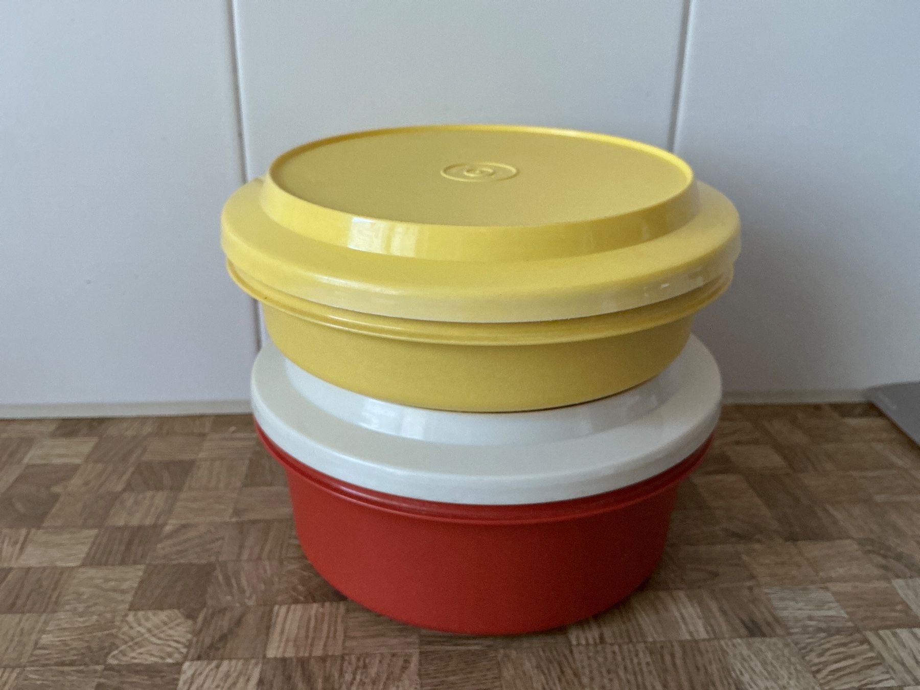 Tupperware Contenitori & Simili: Tupperware.  2 Schüsseli mit Deckel – Usato da Birmensdorf ZH venduto da Hilhan 3