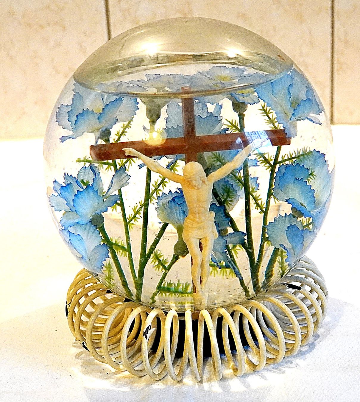 Toutes les décorations: Jesus am Kreuz unter Wasser – D'occasion à Baar par 2cvbaar 1