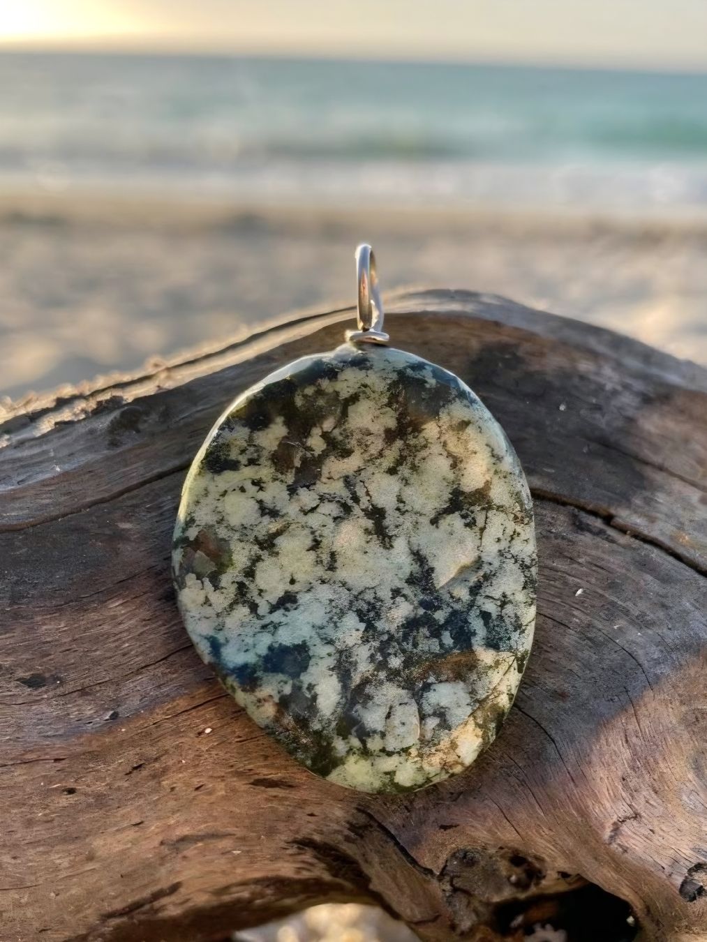 Pendentifs: Flussstein Dunkelgruen-weiss-dunkelrot – Neuf avec emballage d'origine à Aarau par Schmuckhoehle_MD 5